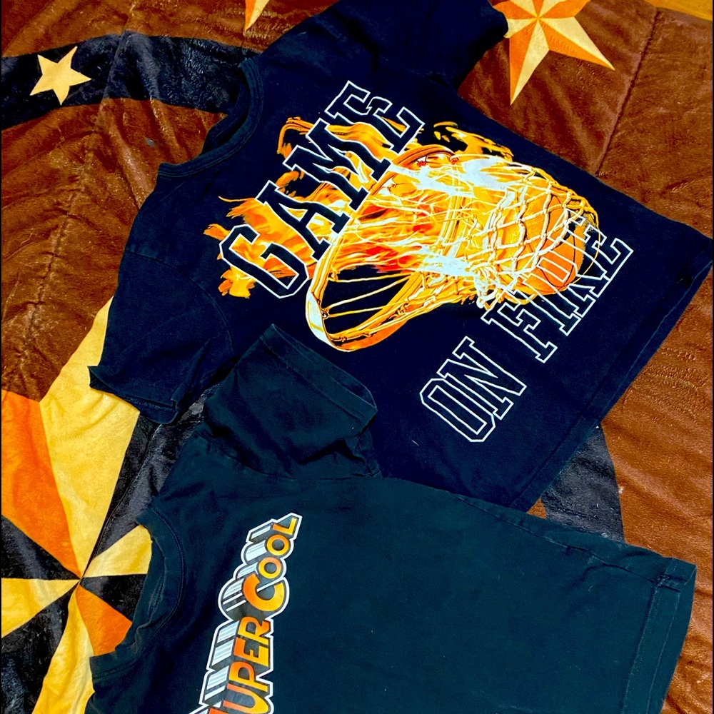 Boys wear short sleeve T-shirts